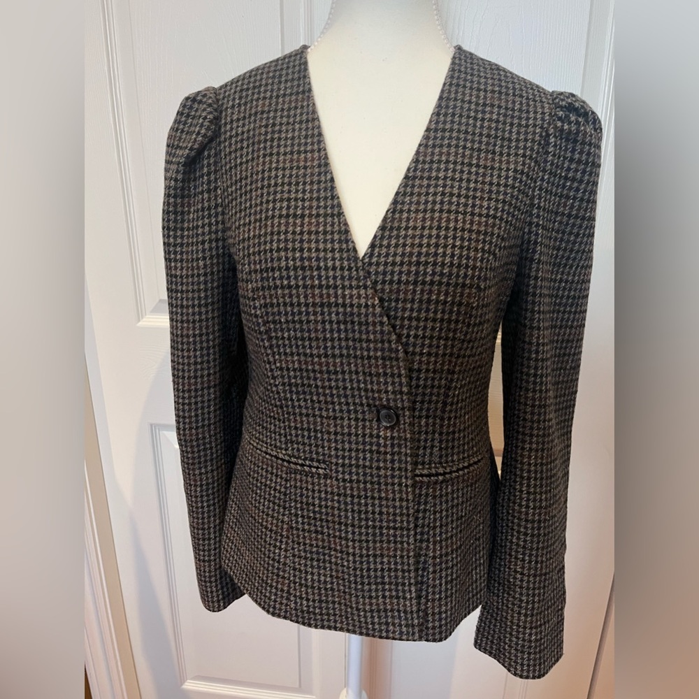 Puff shoulder short blazer, Size Medium